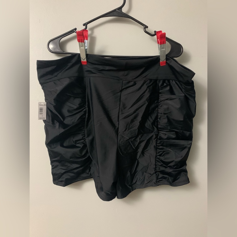 ULTRA HIGH RISE RUCHED SWIM SHORT - Picture 3 of 5
